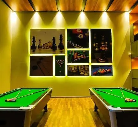 Weekend Address By Honest Homes Surat Exterior photo