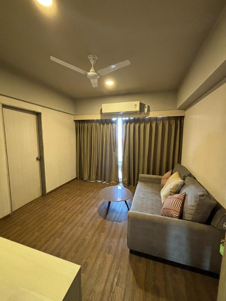 Weekend Address By Honest Homes Apartment