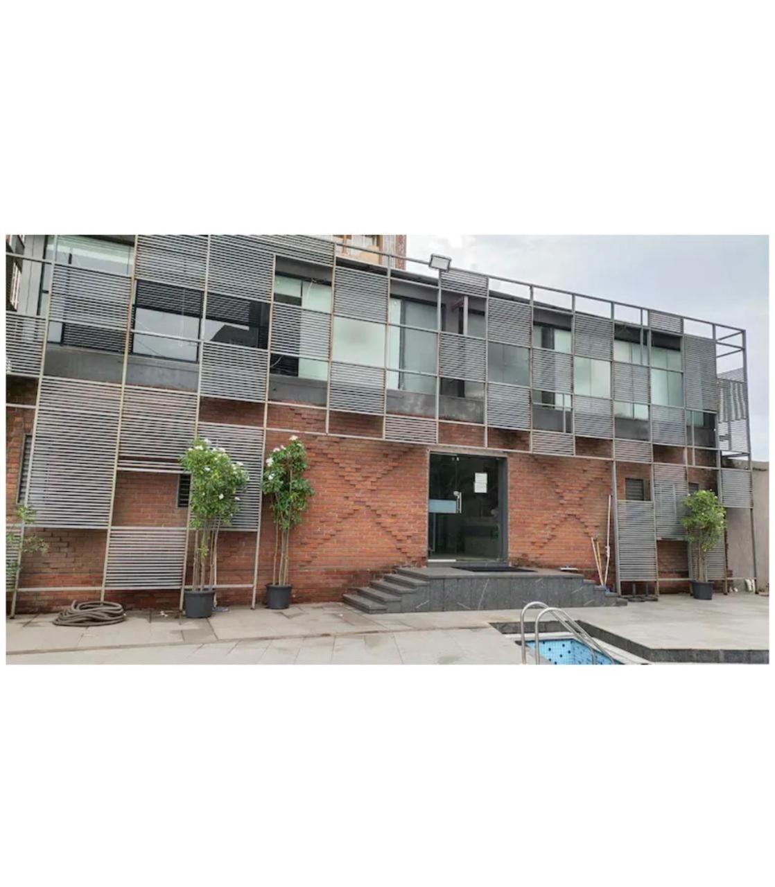 Weekend Address By Honest Homes Apartment Surat