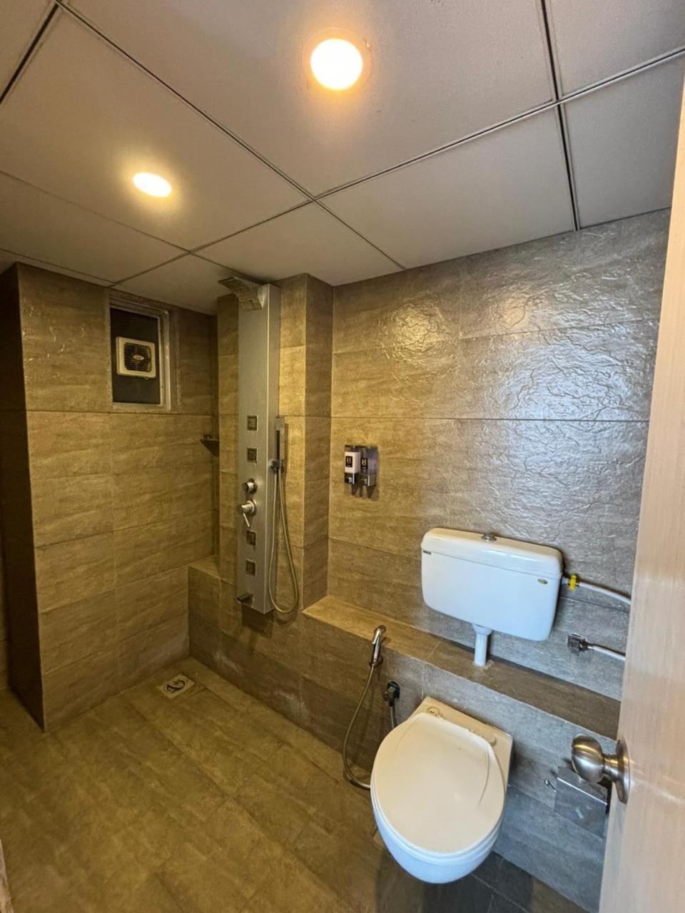 Weekend Address By Honest Homes Apartment